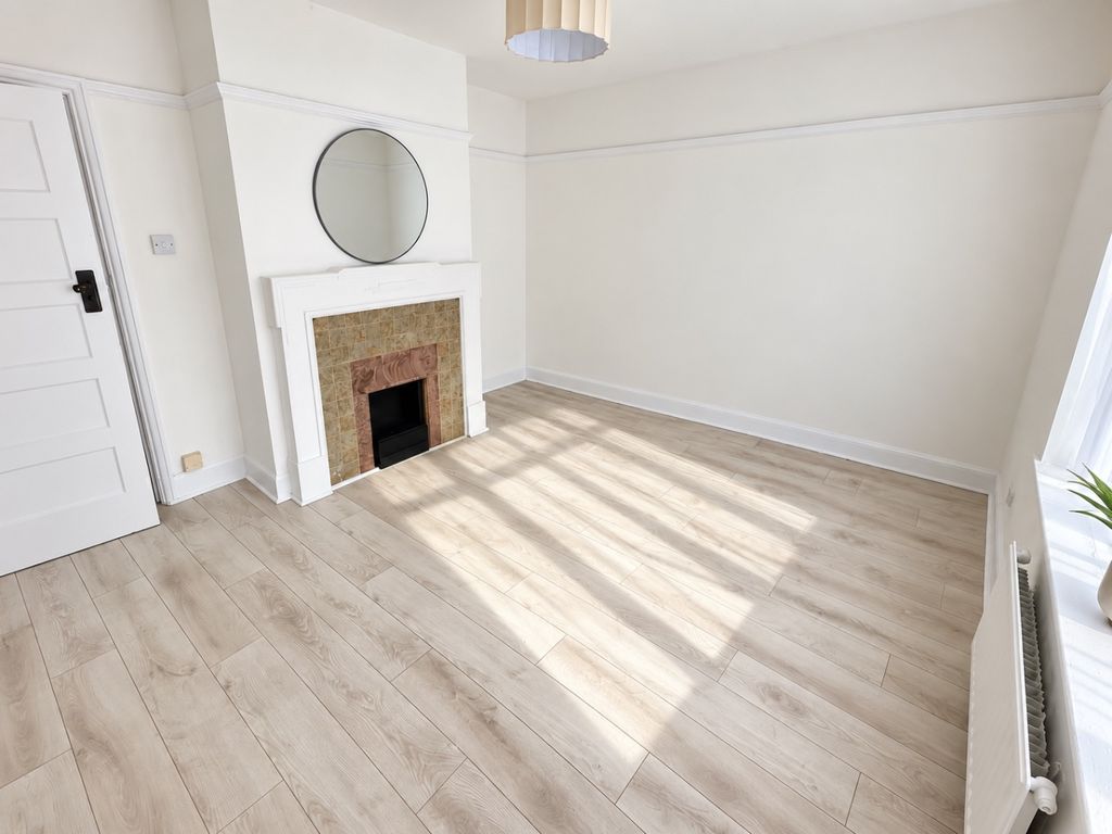 Property photo 2 of 7 5601532