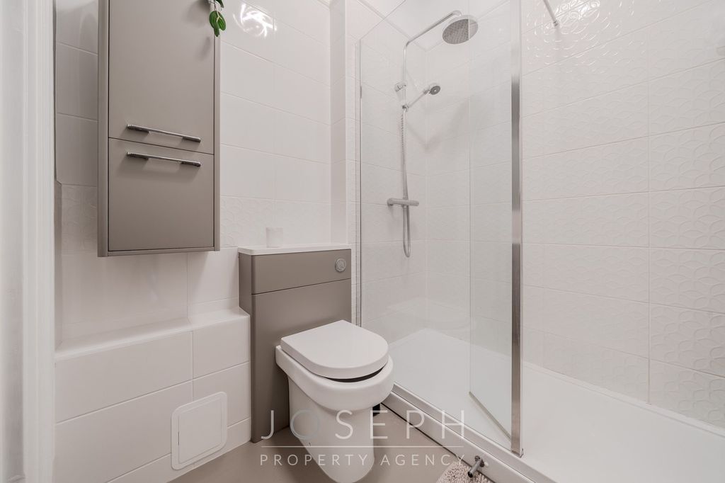 Additional image 9 of 3 bed flat for saleFoxhall Road, Ipswich IP3