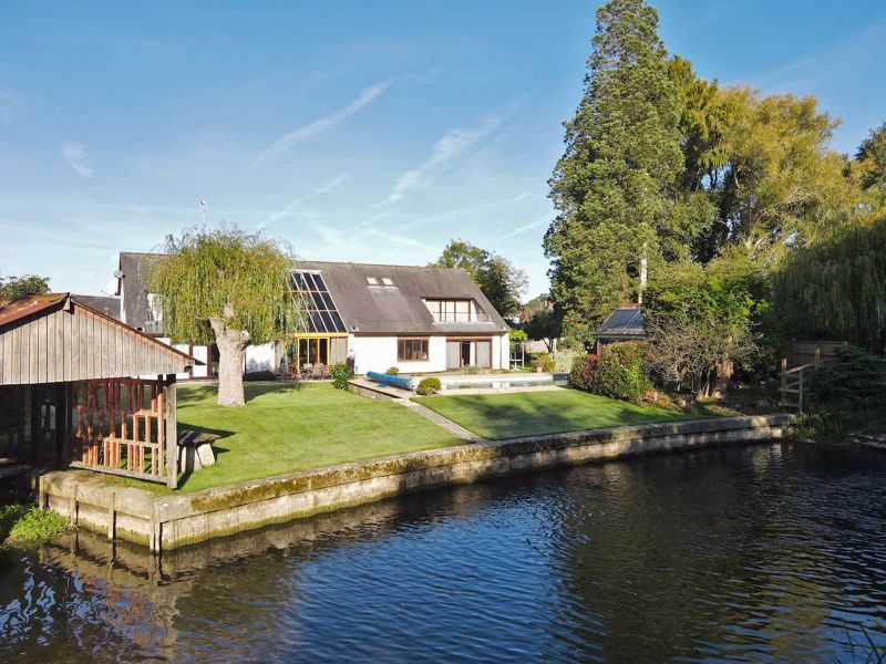 Property photo 1 of 20 Church Street