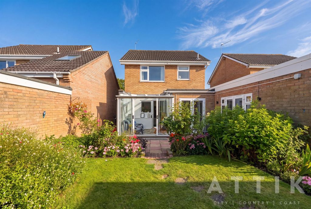 Property photo 1 of 46 Longmeadow_040.Jpg