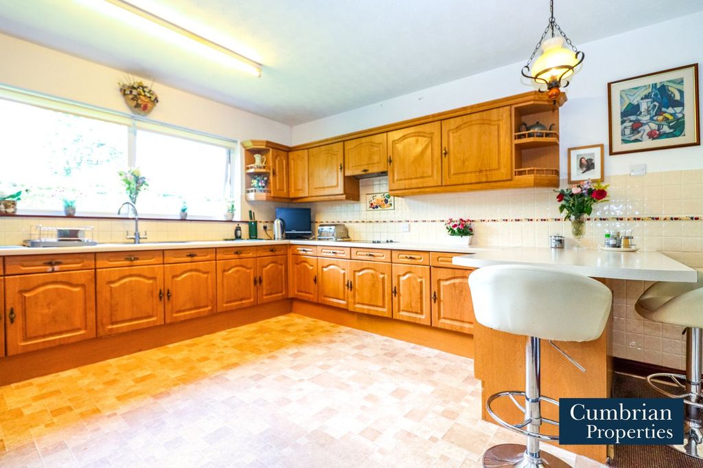 Property photo 2 of 34 Kitchen