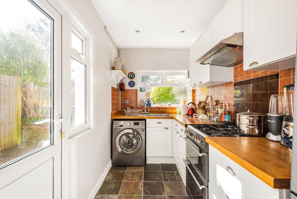 Property photo 3 of 16 Kitchen