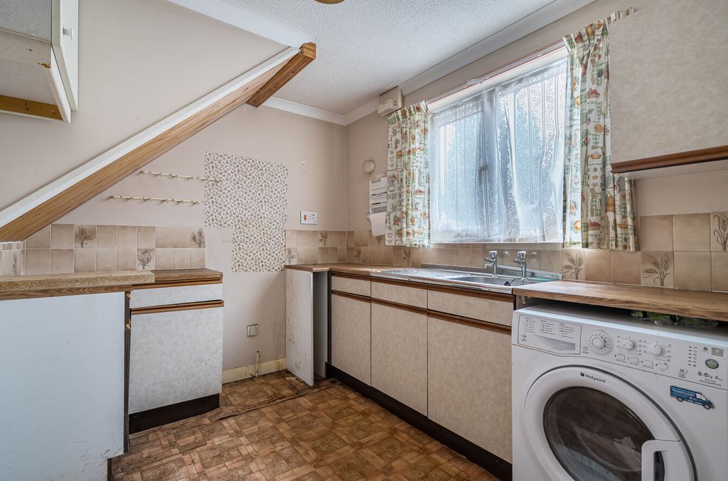 Property photo 2 of 21 1410328-14-698B49...