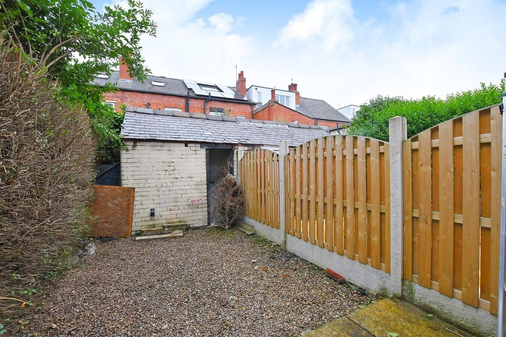 Property photo 3 of 10 A Neat And Private Garden Space Featuring A Wooden...