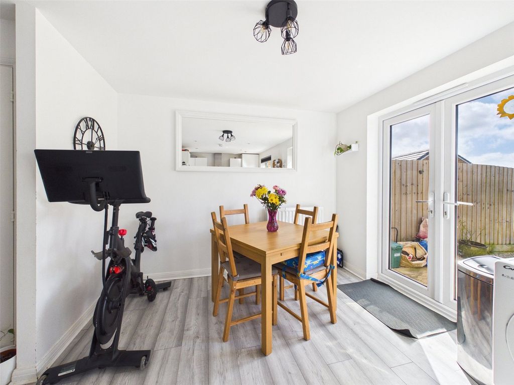 Property photo 3 of 19 Picture No. 02