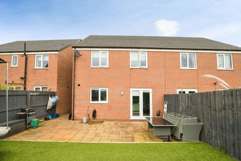 Property photo 2 of 16