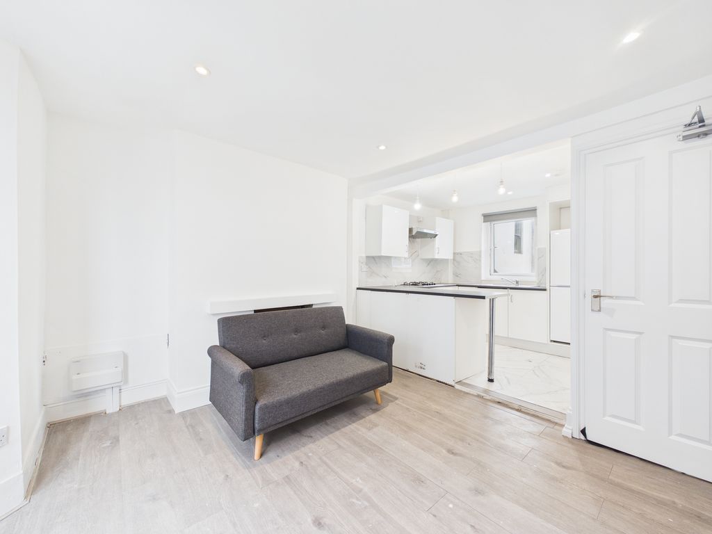 Property photo 1 of 9 Cam04693G0-Pr0108-Still004