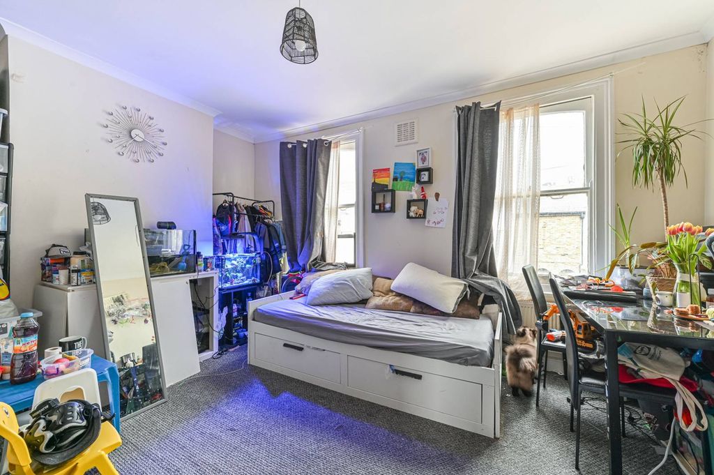 Property photo 2 of 5