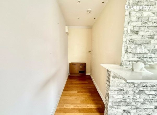 Property photo 3 of 7 Photo 6