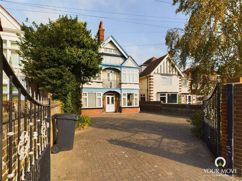 Property photo 1 of 34 Picture No. 44