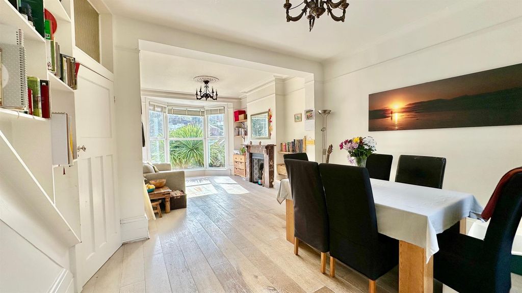 Property photo 2 of 29