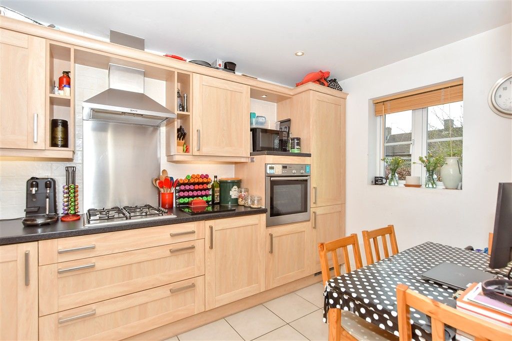 Property photo 1 of 10 Kitchen