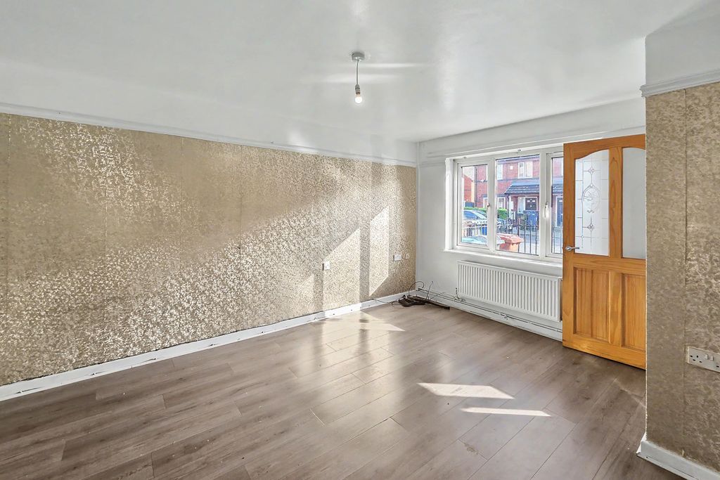 Property photo 2 of 19 24 Rome Road, Collyhurst, Manchester, Greater Manchester, M40 7Rj