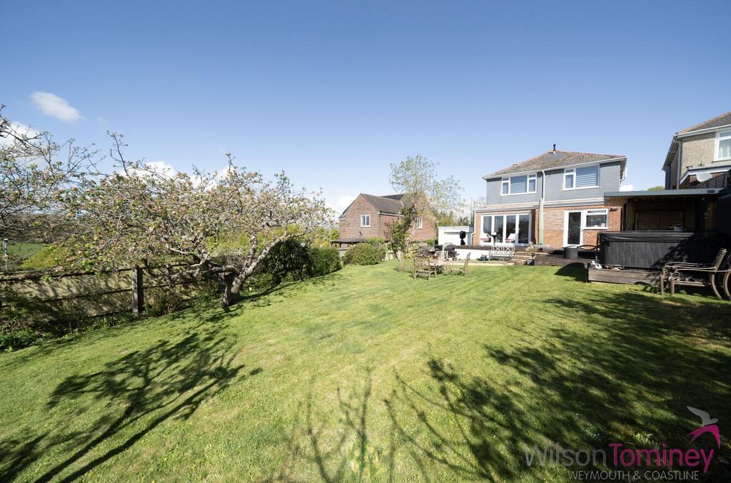 Property photo 3 of 25 17940265-A20B-4684-9E51-164d2019d00E.Jpg