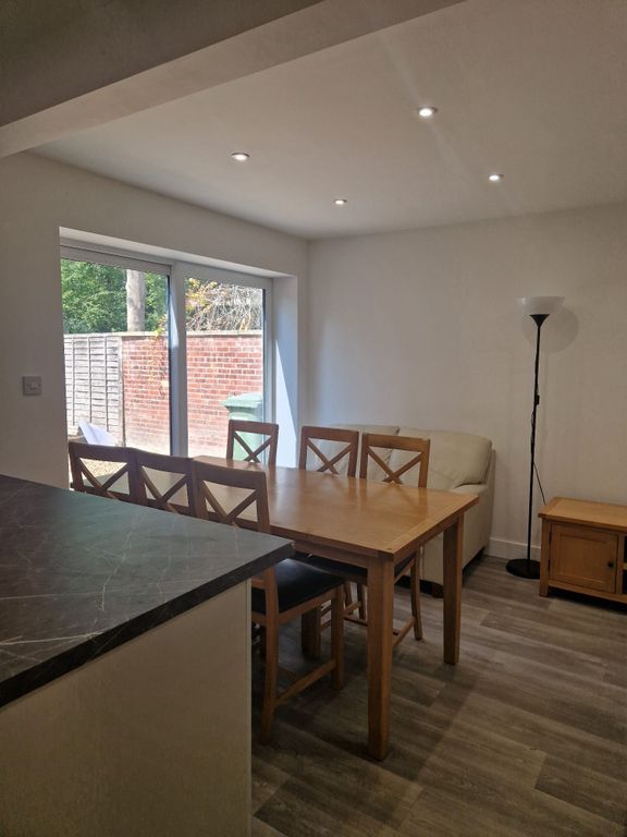 Property photo 3 of 9 Dining End