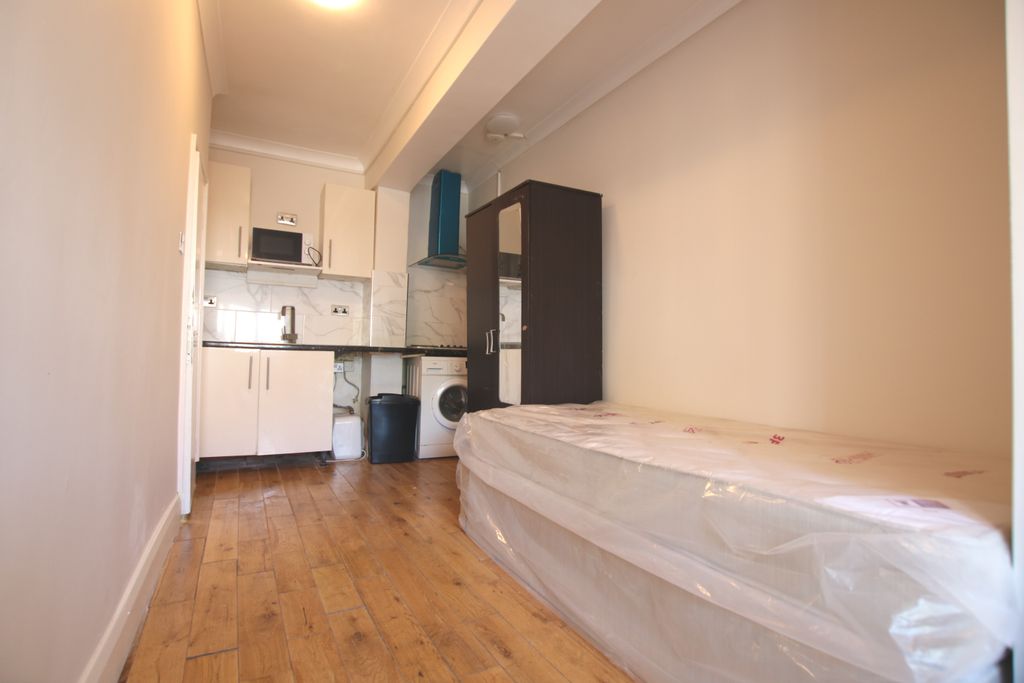 Property photo 1 of 3