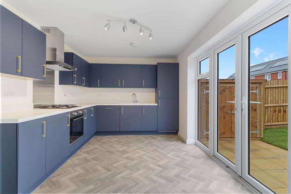 Property photo 2 of 13