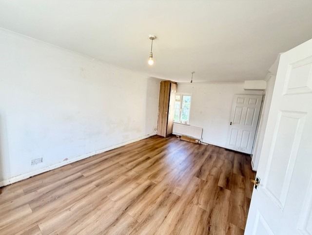 Property photo 2 of 11 4566462