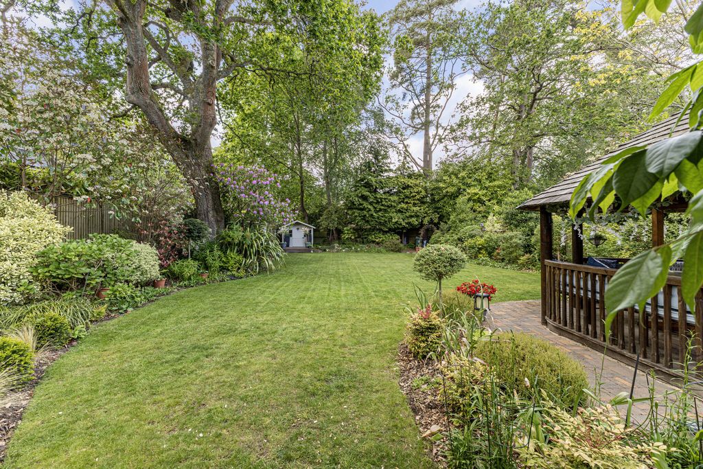 Property photo 2 of 24