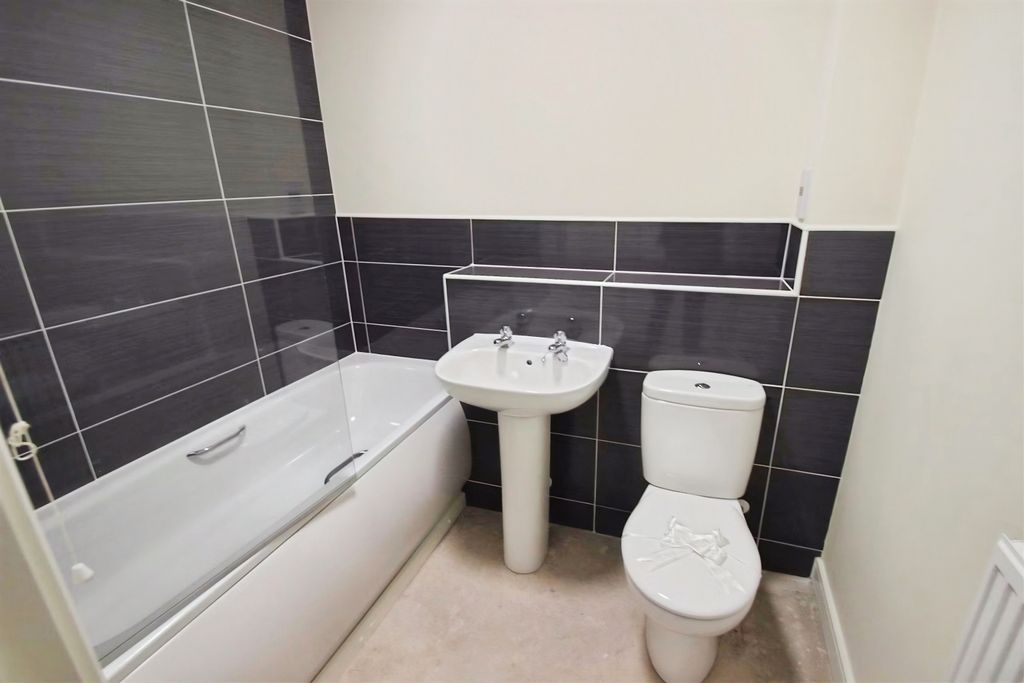 Property photo 3 of 6