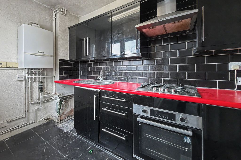 Property photo 2 of 13 First Floor Flat, 44 Ripley Road, London E16 3Ea