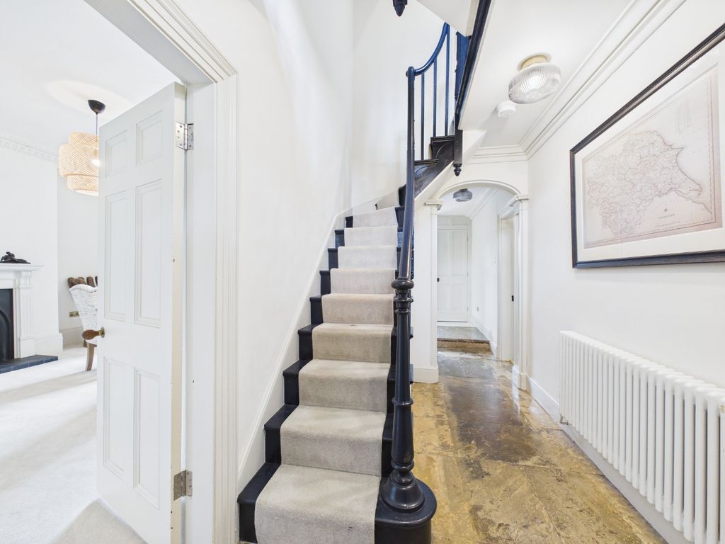 Property photo 2 of 23 4614985