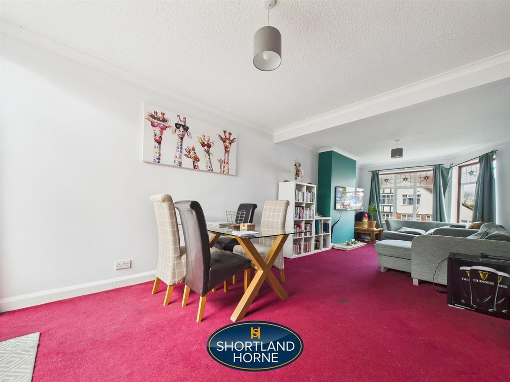 Property photo 3 of 18 Cam01906G0-Pr0604-Still008.Jpg