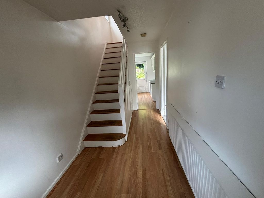 Property photo 2 of 18 Hallway