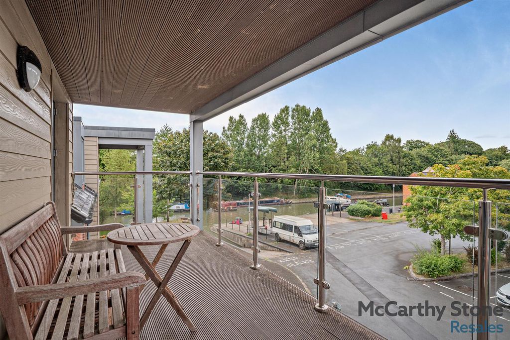 Property photo 2 of 21 Balcony