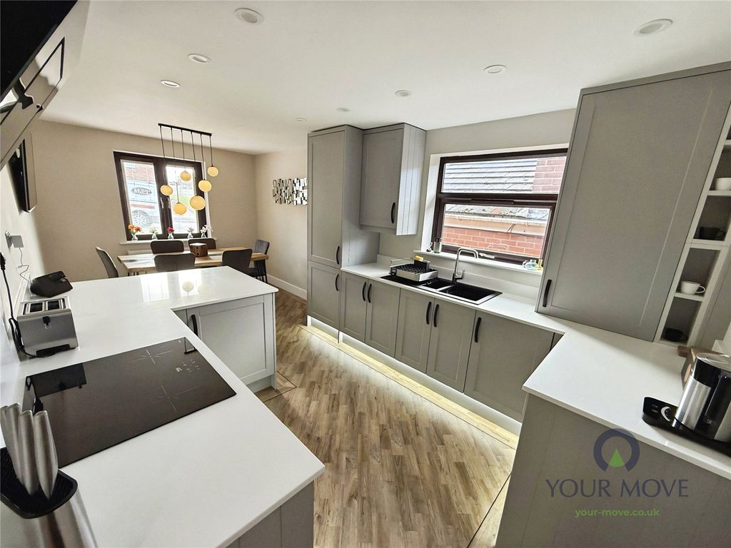 Property photo 2 of 16 Kitchen Dining