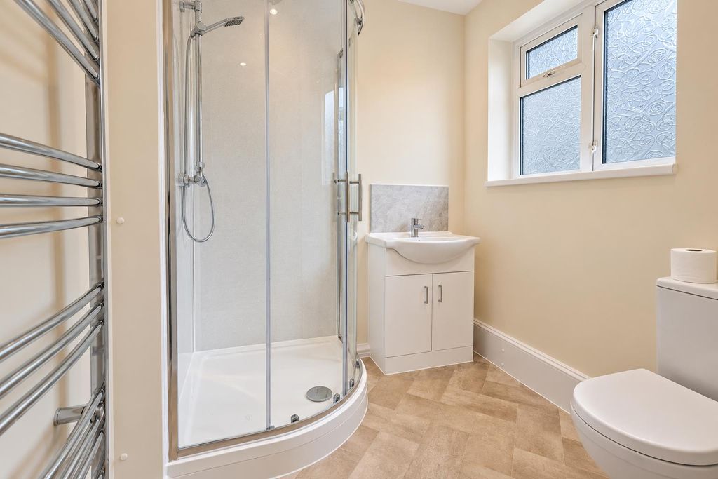 Property photo 3 of 12 Bathroom