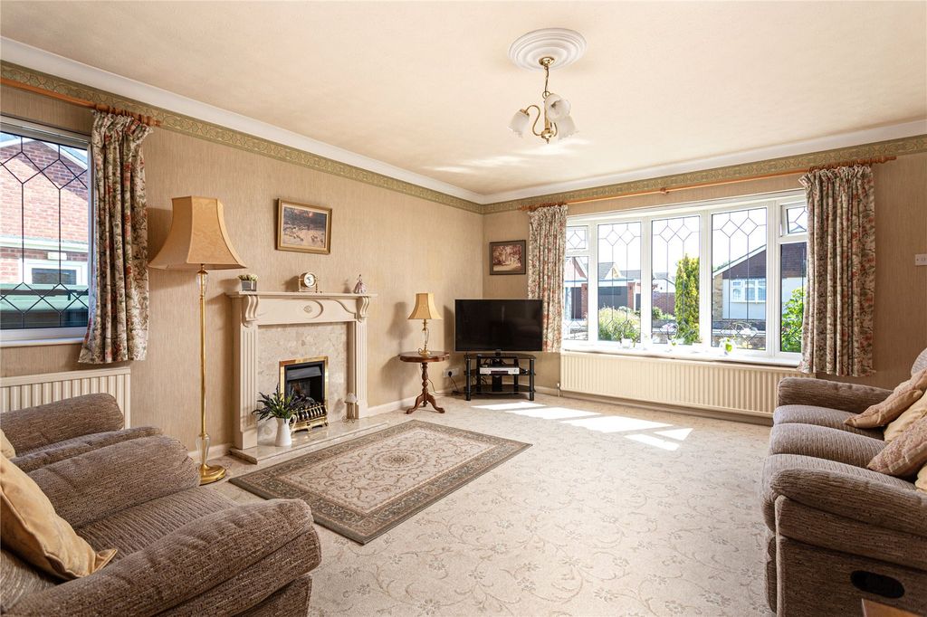 Property photo 2 of 16 Photo