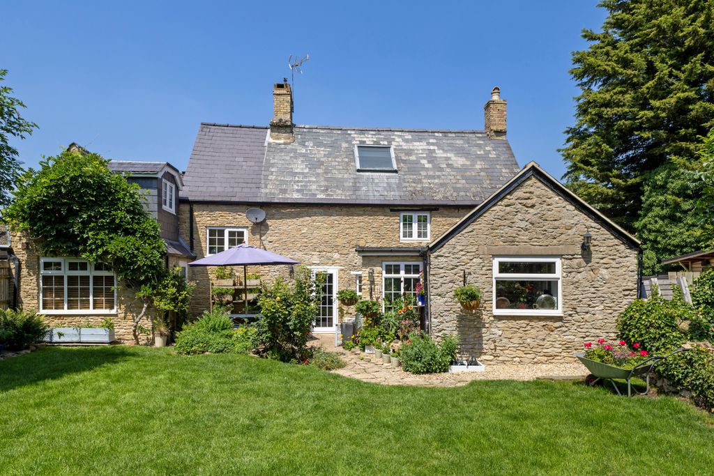 Property photo 2 of 30