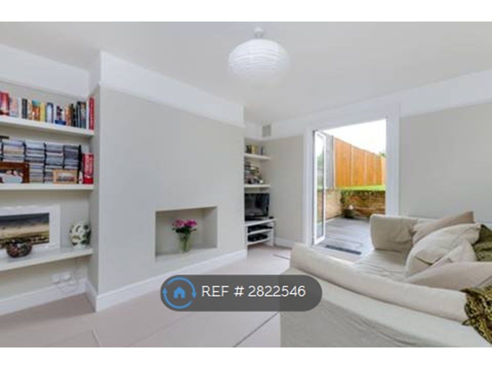 Property photo 1 of 11 Lounge With Direct Access To Private Garden