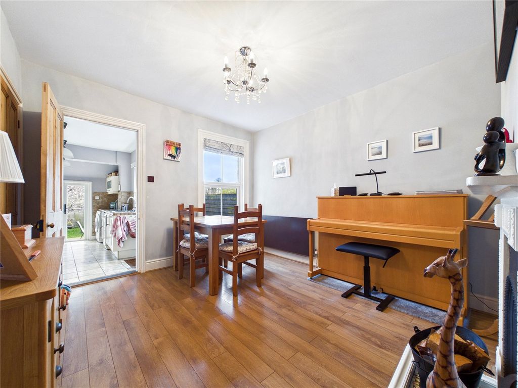 Property photo 3 of 21 Picture No. 14