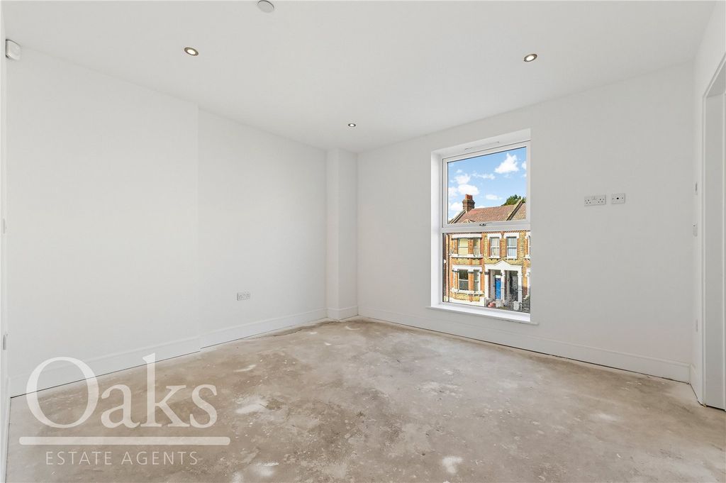 Property photo 3 of 9 Picture No. 01
