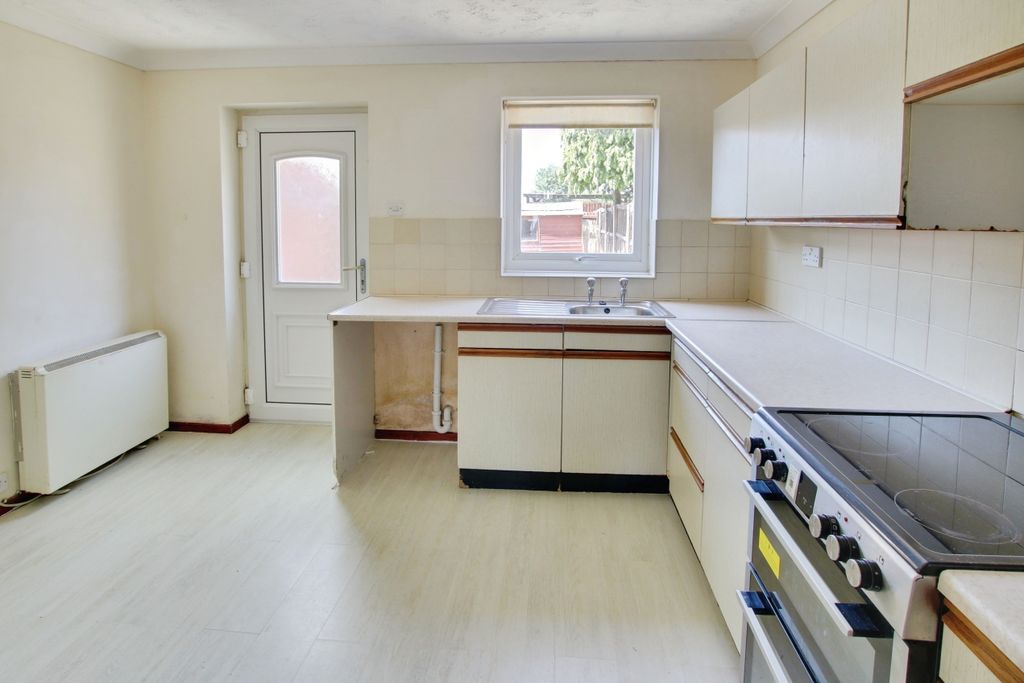 Property photo 2 of 9