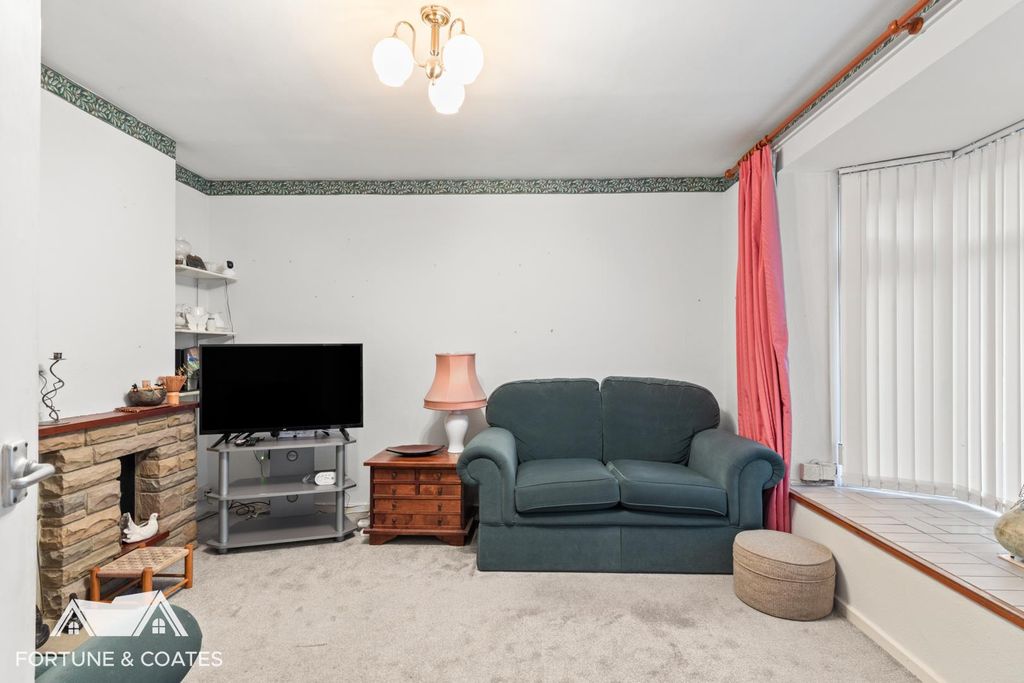 Property photo 3 of 24 Upperpark_20.Jpg