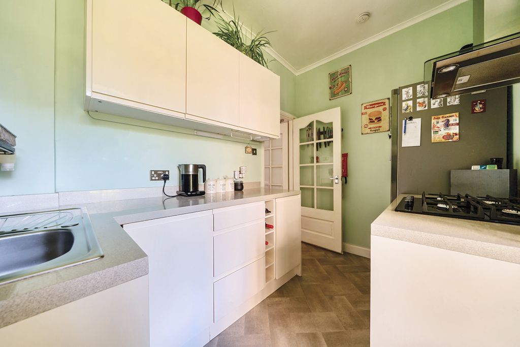 Property photo 3 of 25 Kitchen