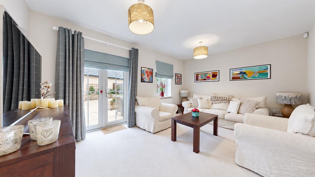 Property photo 2 of 28 98Ae647E-9DC8-492C-A60E-89C3F3Bb9767.Png