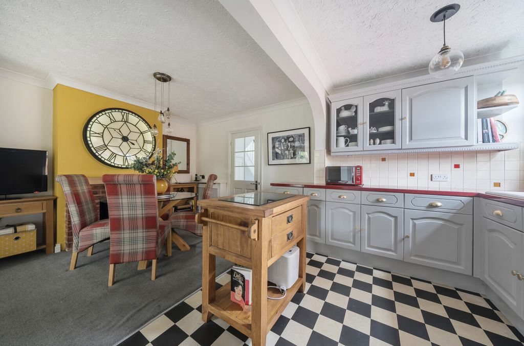 Property photo 2 of 16 1324388-2-687F651...