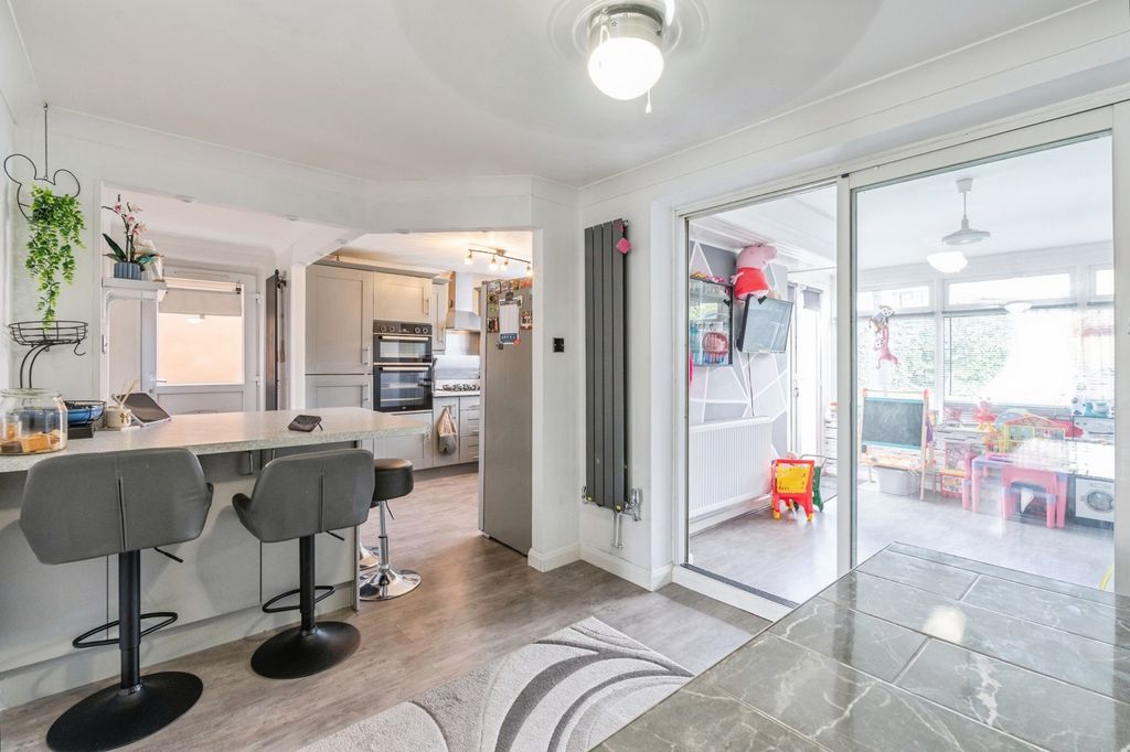 Property photo 3 of 20 Pbox-Img.Jpg