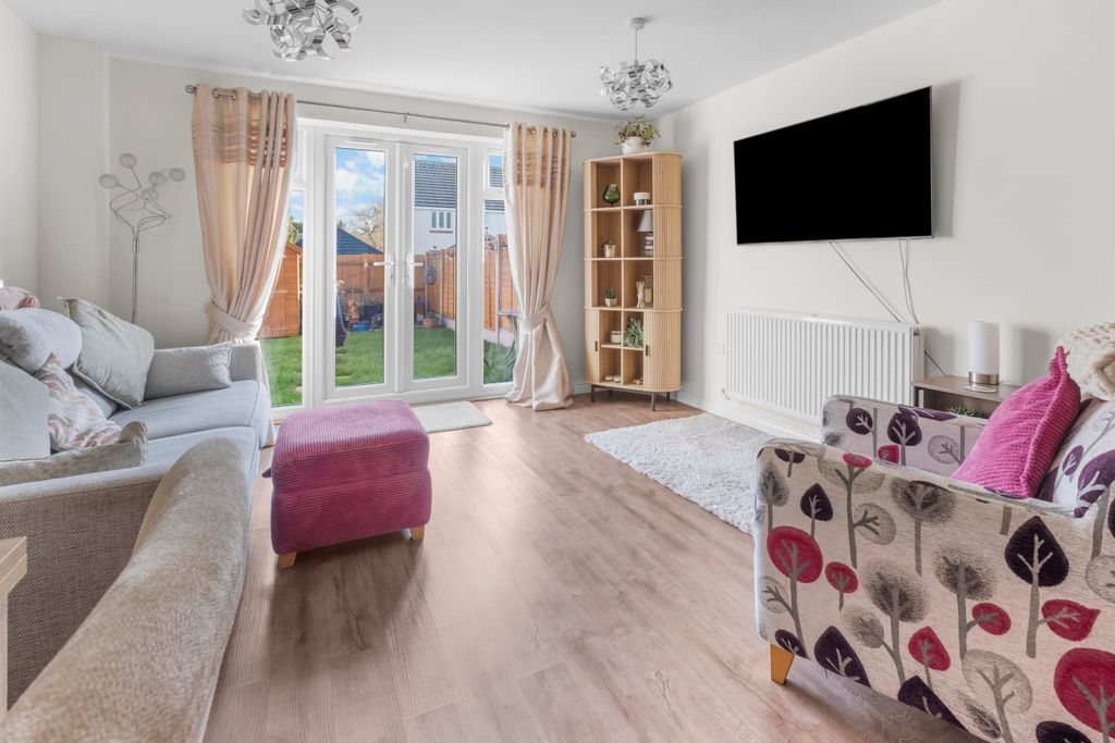 Property photo 2 of 20 Living Area