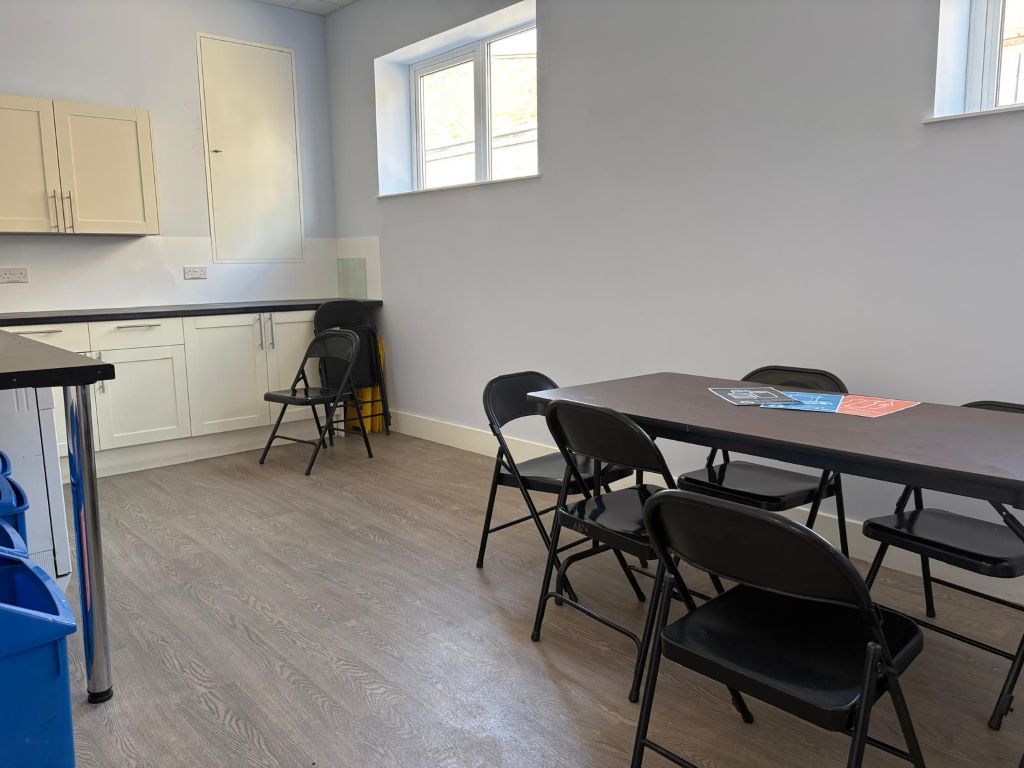 Property photo 3 of 15 Kitchen/Breakout