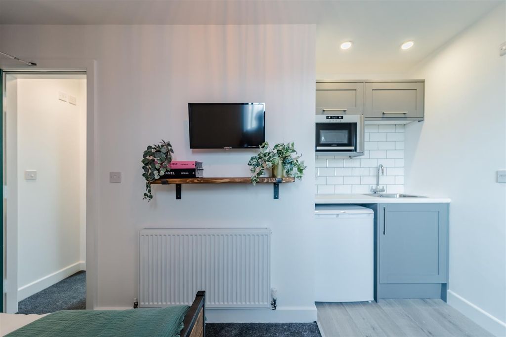 Property photo 3 of 14 006-Dsc02797-Hdr.Jpg