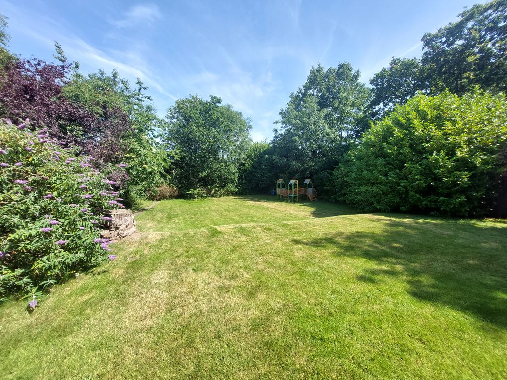 Property photo 2 of 13