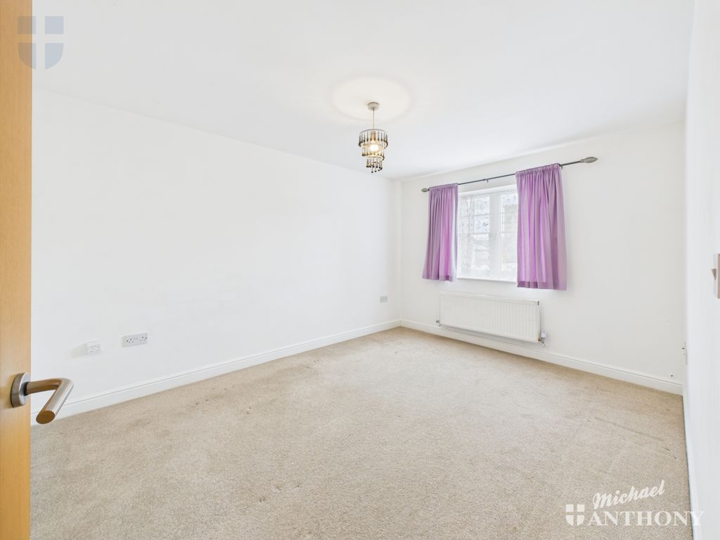 Property photo 3 of 7 Cam03852G0-Pr0316-Still005
