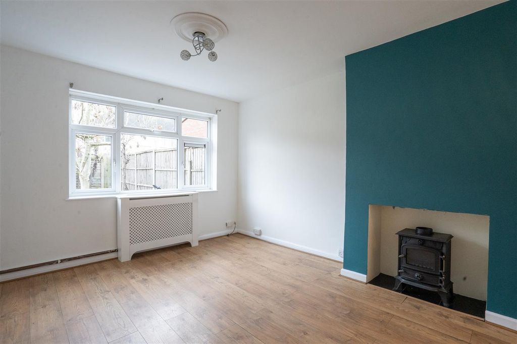 Property photo 2 of 14 Lounge