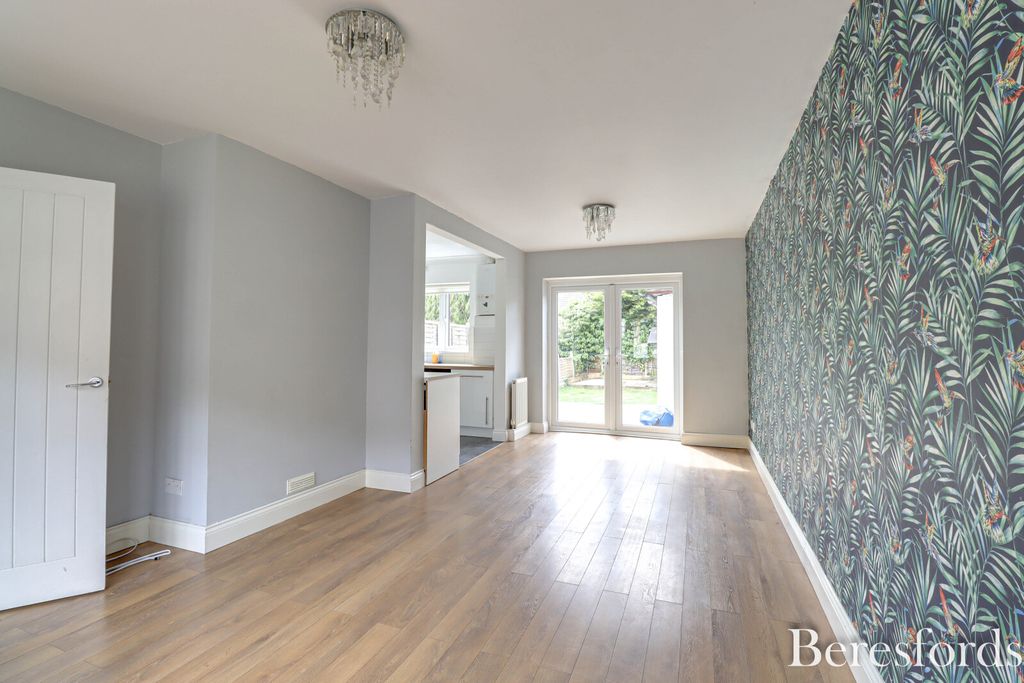 Property photo 3 of 19 Picture No. 04
