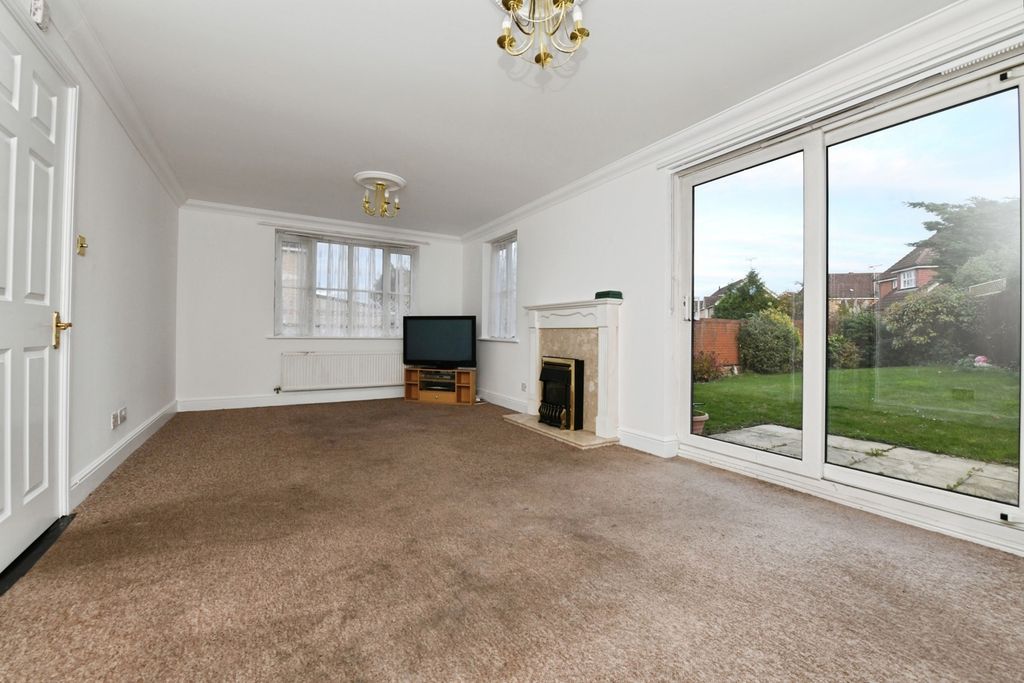 Property photo 2 of 17 Photo